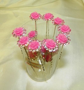 Шпильки с розовыми цветочками