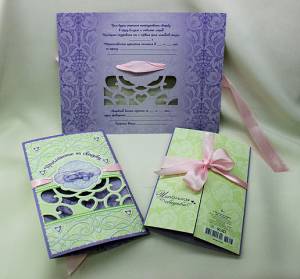 Пригласительные свадебные книжечка сиреневые с зеленым