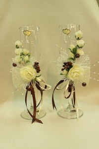 Свадебные бокалы белые с шоколадом