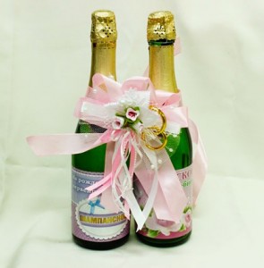 Украшение на свадебное шампанское розовое