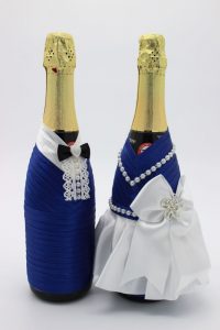 Украшение на шампанское жених и невеста синее